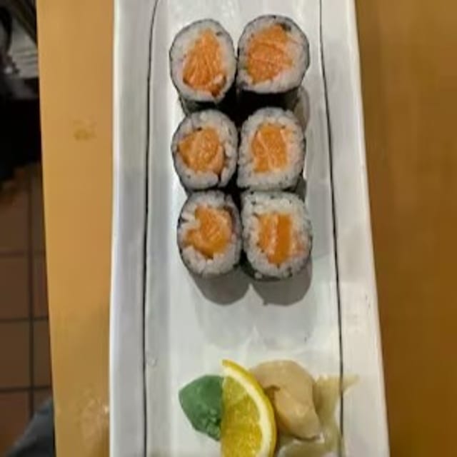 Salmon Roll.