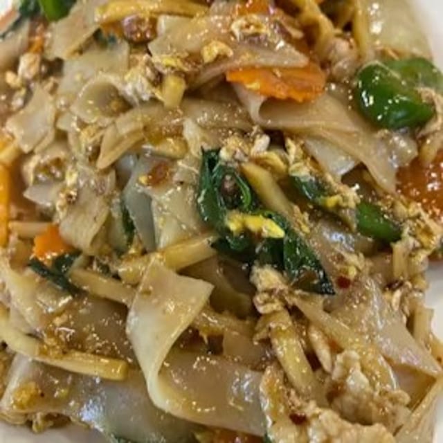 Lunch Drunken Noodle.