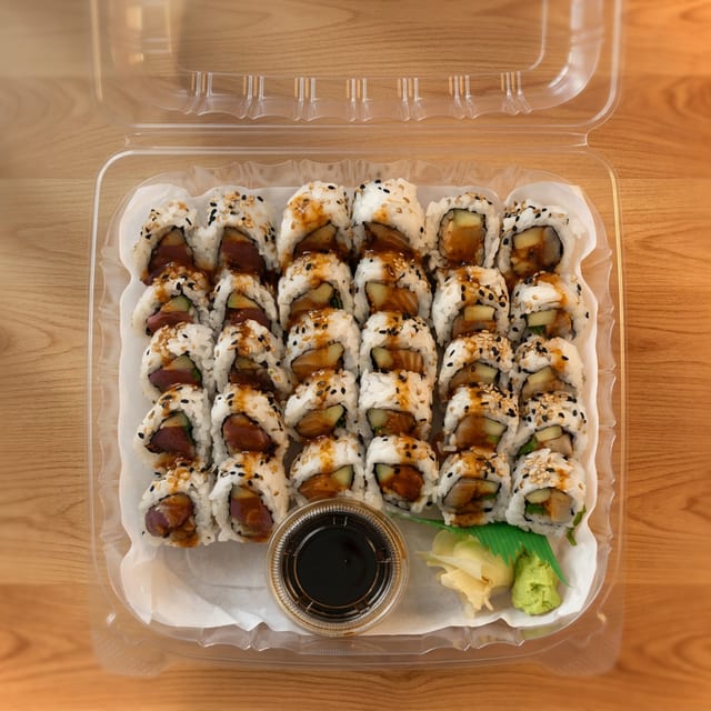Spicy Salmon Roll.